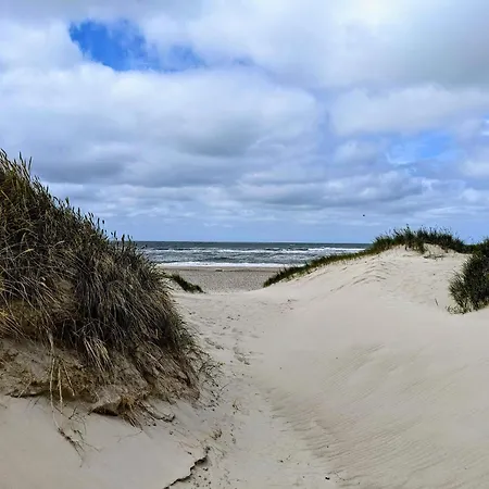 30 Person In Norre Nebel