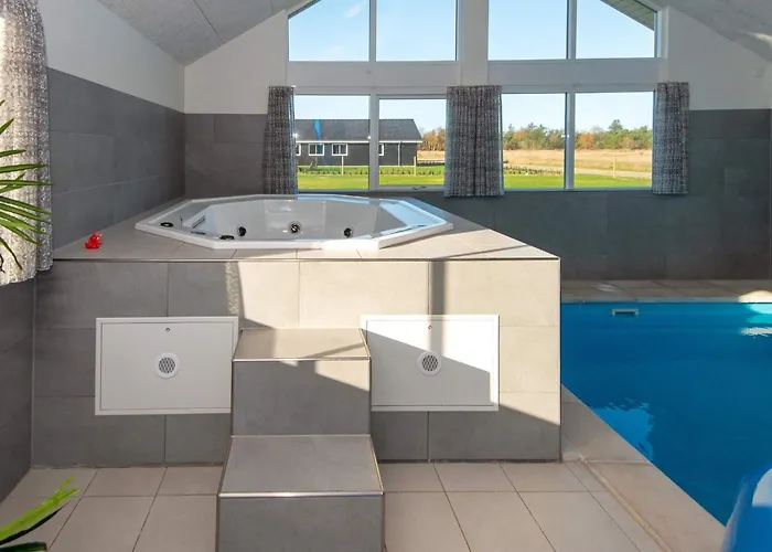 30 Person In Holiday home *