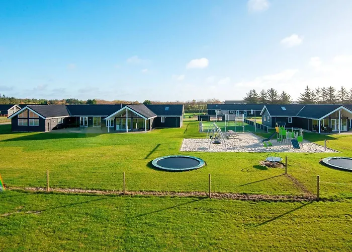 30 Person In Nørre Nebel